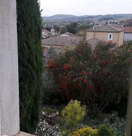 A 8 Km De La - 3 Apartment
